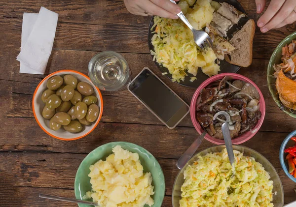 Vína, georgiánská kuchyně, pinot noir, prostírání stolů, Díkůvzdání — Stock fotografie