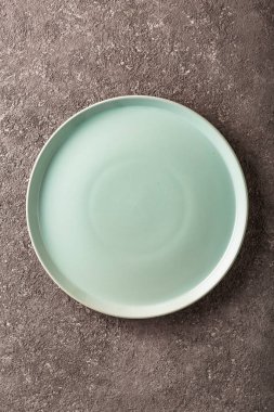 beton doku, dekoratif seramik, gri beton, çatal bıçak takımı, sofra takımı, arkaplan üstü, kopya alanı, üst görünüm, düz konum