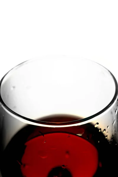白を基調としたガラスの赤ワイン — ストック写真