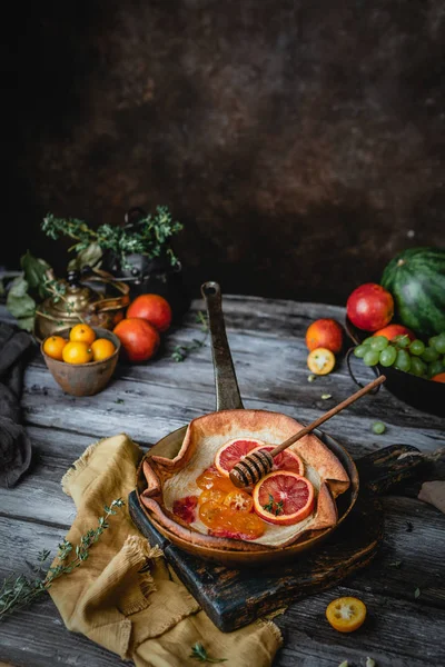 Crostata Fatta Casa Con Arance Siciliane Kumkvat Sul Tavolo Legno — Foto Stock