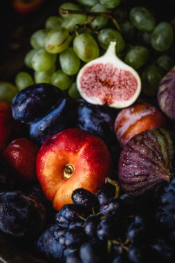 Taze olgun meyve yığınının yakın görünümü 