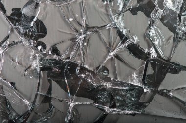 Eski bir Tv stüdyosunda izole kırık ekran ile