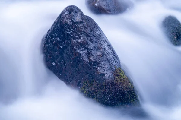 Movimento turvo da água — Fotografia de Stock