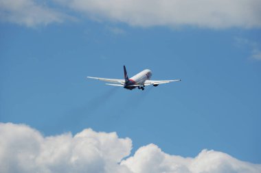 Azur Havayollarının 767-300ER sefer sayılı uçağı kalkışa hazırdır.