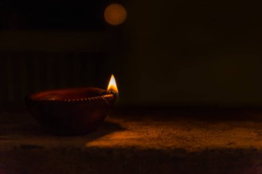 Diwali ışık toprak toprak yapılan geleneksel DIWA kullanarak