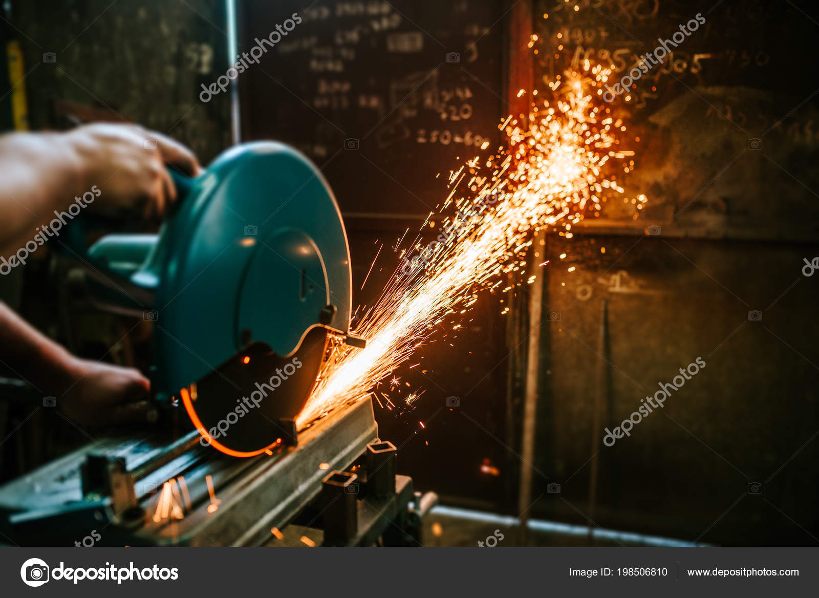 Close View Cutting Metal Mitre Saw Sharp Circular Blade — Stock Photo