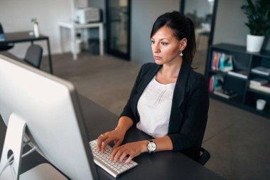 Şirket, sorunlarını çözme.