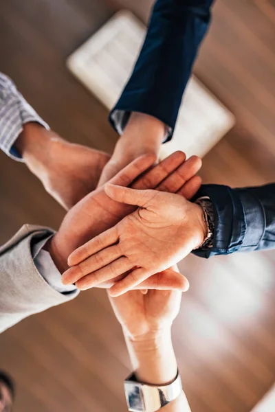 Nahaufnahme Eines Stapels Von Händen Ansicht Von Unten Geschäftserfolgskonzept — Stockfoto