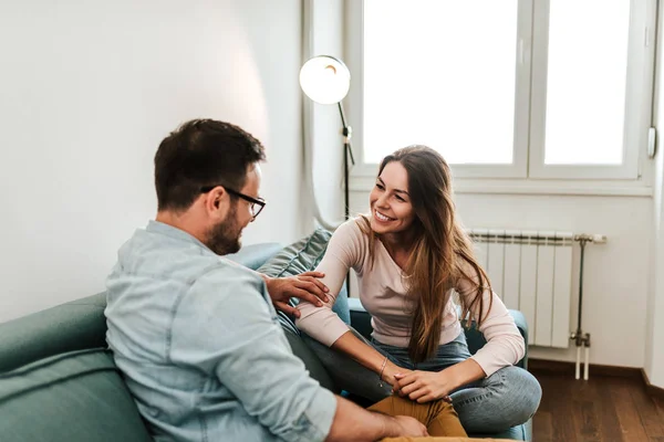 Couple Relaxing Home — Stock Photo, Image