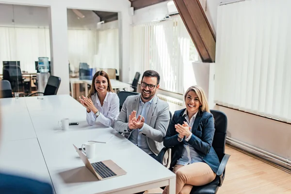 Collega Presentatie Applaudisseren Gezichtspunt — Stockfoto