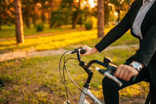 Concepto Estilo Vida Saludable Montar Bicicleta Parque —  Fotos de Stock