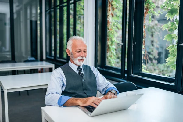 Komuta sizde dizüstü bilgisayarda çalışıyor.