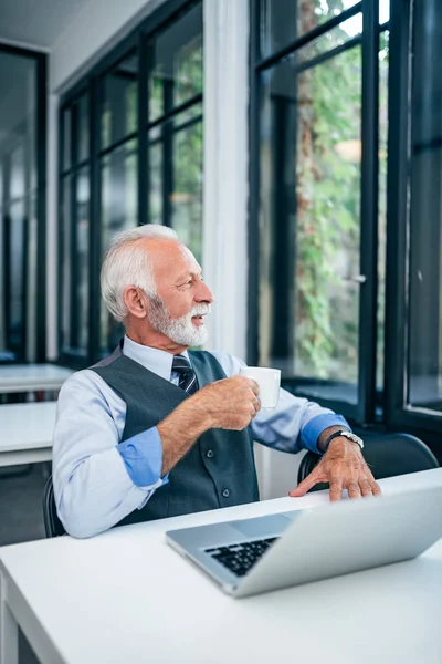 işadamı ayrılırlar.