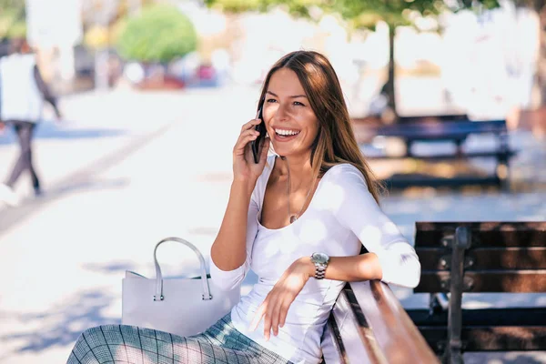 Happy Young Woman Sitting Bench Talking Phone — Stock Photo, Image