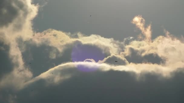 Vackra Moln Rör Sig Genom Himlen Vid Solnedgången Textur Med — Stockvideo