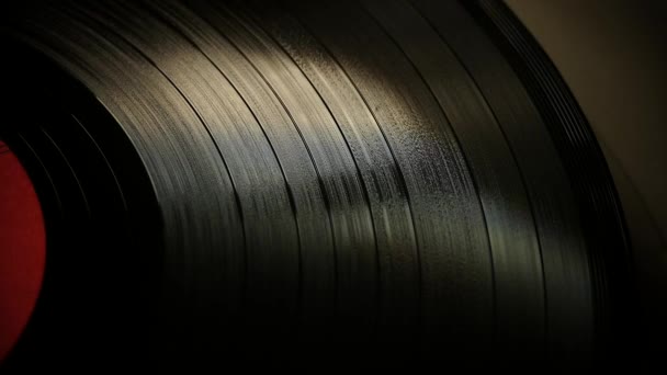 乙烯基记录在转盘上旋转 复古音乐 清洁的盘子的声音 录音工作室 — 图库视频影像