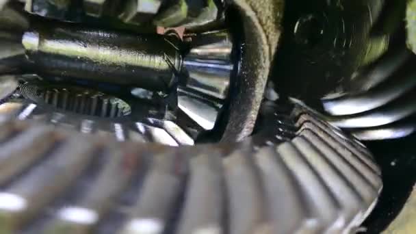 鋼歯車のメカニズム トランス ミッションのオイル潤滑の減速 歯車装置のギア比 エンジンとオートマチック — ストック動画