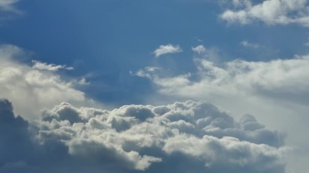 Beautiful Fluffy Clouds Bubble Foam Sky Beautiful View — Stock Video