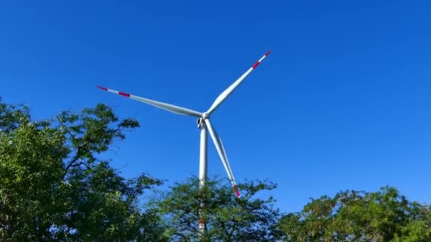 Central Eólica Turbina Eólica Operação Fonte Energia Alternativa Verde Lâminas — Vídeo de Stock