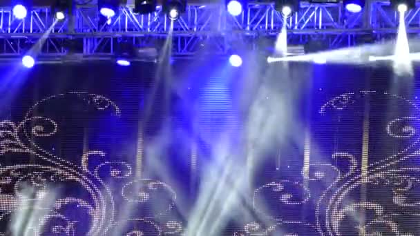 Podiumlicht Meerkleurige Spots Een Concert — Stockvideo