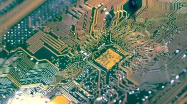 Bilgisayar tahtası. Geleceğin Elektronik Kontrol Kurulu Teknolojileri. Kondansatör ve işlemcili ana kart.