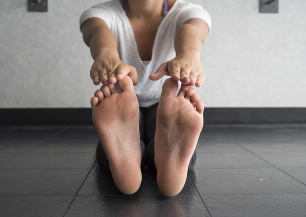 Toe Touch Ścięgno Stretch Mobilności — Zdjęcie stockowe