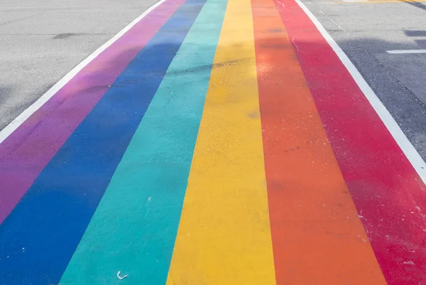 Rainbow Kolorowe Przejście Dla Pieszych Dla Miesiąca Dumy Church Street — Zdjęcie stockowe