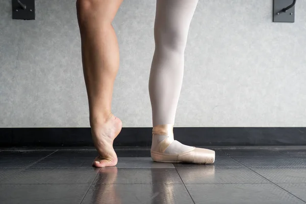 Bale Dansçısının Sivri Ayakkabılarının Arkasında — Stok fotoğraf