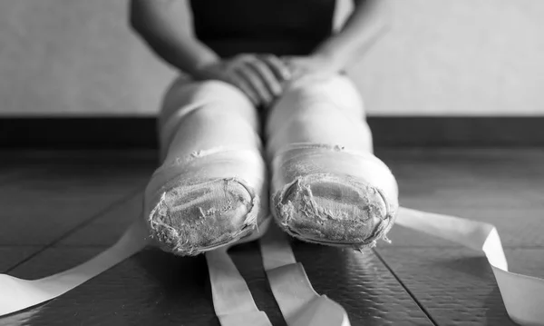 Versione Bianco Nero Delle Scarpe Punta Ballet Una Giovane Ballerina — Foto Stock