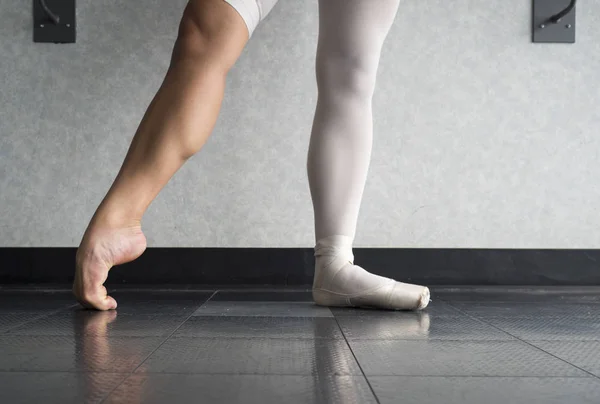 Hardworking Disciplined Ballerina Ballet Dancer Warming Her Pointe Shoes Bare — Stock Photo, Image