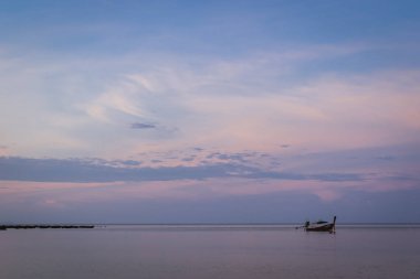 Sunrise, Koh Lanta Tayland, sakin suda tekneler