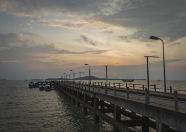 Koh Lanta eski şehir parkında gündoğumu