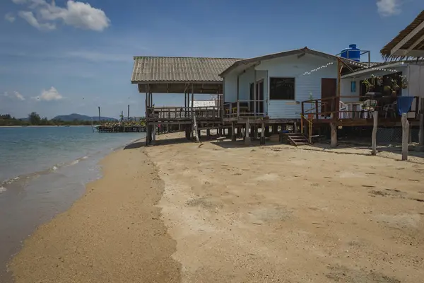 Παραθαλάσσιο Σπίτι Στην Ταϊλάνδη Koh Lanta Island — Φωτογραφία Αρχείου