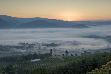 Pai Tayland, yatay, sis, gündoğumu Yun Lai bakış açısıyla vadilerde
