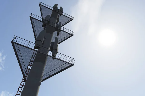 Torre Telecomunicaciones Bajo Blue Sky Ilustración — Foto de Stock