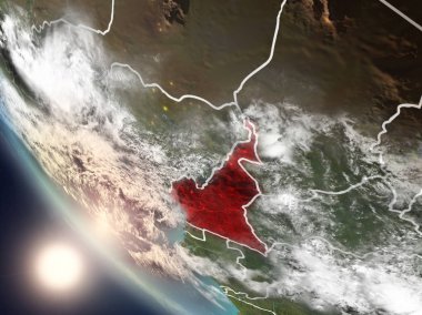 Dünya yörüngesi görünür ülke sınırları ile günbatımı sırasında görülen Kamerun Illustration. 3D çizim. Nasa tarafından döşenmiş bu görüntü unsurları.