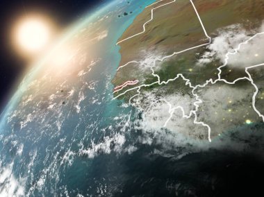 Gambiya red Planet Earth bulutlar ve görünür ülke sınırları ile vurgulanmış günbatımı sırasında. 3D çizim. Nasa tarafından döşenmiş bu görüntü unsurları.