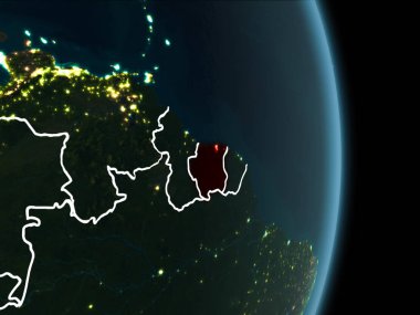 Surinam Haritası beyaz sınır çizgileri ve şehir ışıkları ile gece gezegeni uzaydan görüldüğü gibi kırmızı. 3D çizim. Nasa tarafından döşenmiş bu görüntü unsurları.