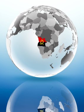 Angola bayrağı parlak yüzeye yansıtan dünya üzerinde. 3D çizim.