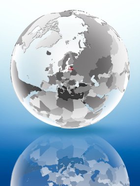 Letonya bayrağı parlak yüzeye yansıtan dünya üzerinde. 3D çizim.