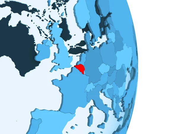 比利时在红色在简单的蓝色政治地球与可看见的国家边界和透明的海洋 — 图库照片