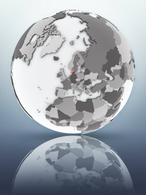 Danimarka bayrağı yüzeyinde yansıtan dünya üzerinde. 3D çizim.