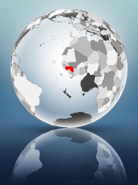 Yarı saydam okyanus parlak yüzeyi ile Gine dünya üzerinde. 3D çizim.