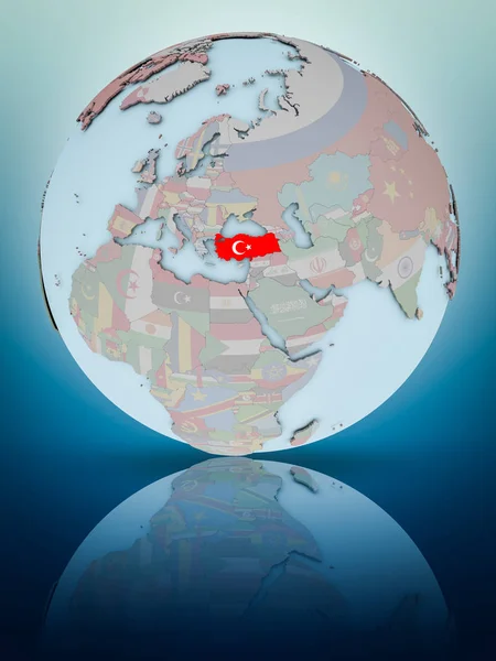 Турция Национальным Флагом Глобусе Отражающимся Блестящей Поверхности Иллюстрация — стоковое фото