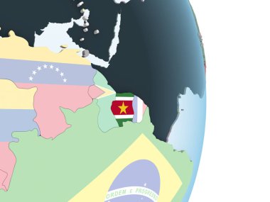 Surinam katıştırılmış bayrak ile parlak siyasi dünya üzerinde. 3D çizim.