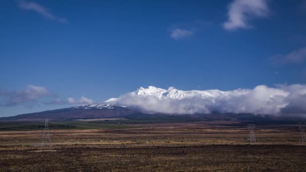 Облака Окружают Вулканы Национальном Парке Тонгариро Новая Зеландия Популярный Горнолыжный — стоковое видео