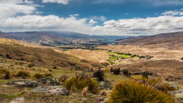 セントラル オタゴ地方 南の島で美しいニュージーランドの風景を微速度撮影 クロムウェルとダンスタン湖の展望 — ストック動画
