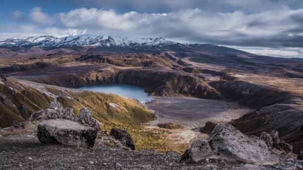 新西兰汤加里罗国家公园多马湖周围美丽的火山景观 著名的旅游目的地和热门的远足路线 时间流逝的视频 — 图库视频影像