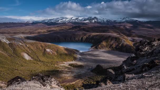 新西兰汤加里罗国家公园多马湖周围美丽的火山景观 在背景中 鲁阿佩湖火山从云端达到顶峰 时间流逝的视频 — 图库视频影像