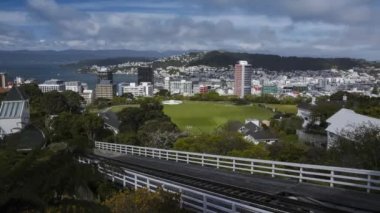 Şehir merkezi manzaralı Timelapse video ünlü Wellington Cable Car.